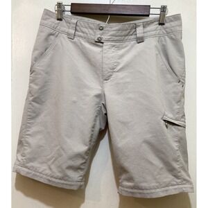 Columbia Titanium Cargo Shorts Womens Size‎ 8 Beige Gorpcore Utility Athleisure